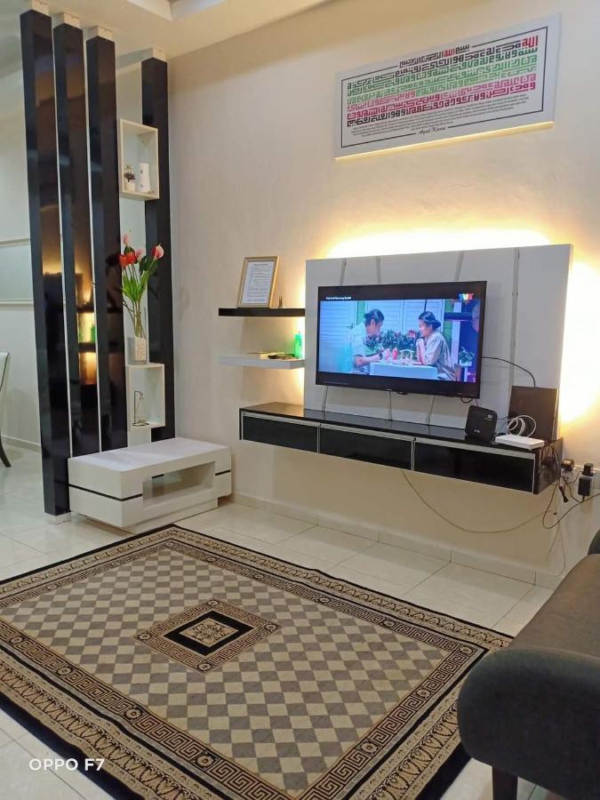 Melissa Homestay Merlimau Exterior photo