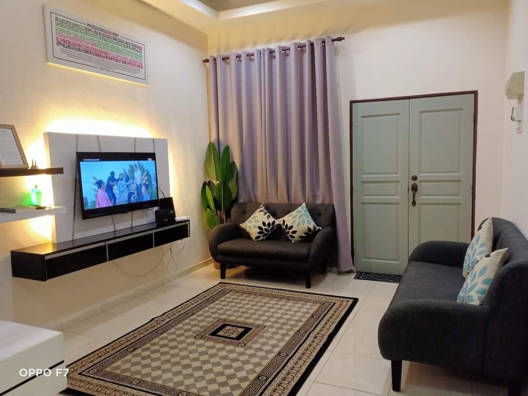 Melissa Homestay Merlimau Exterior photo